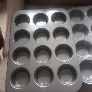Muffin pans